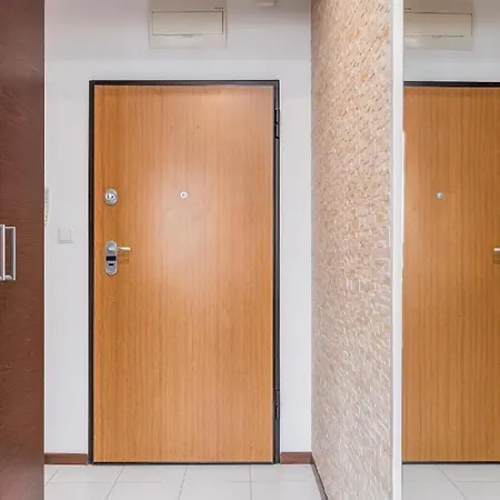 Obrzezna 1a By Nyx Apartman Varsó