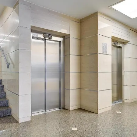 Apartman Obrzezna 1a By Nyx Varsó